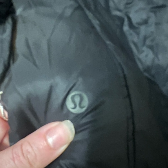 Lululemon Athletica Black lightweight Puffer Jacket size 8 - Picture 4 of 5